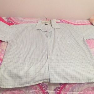 Short sleeve button up